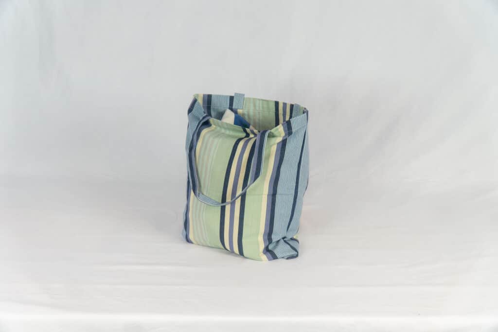 Ballooning - Tote - Side